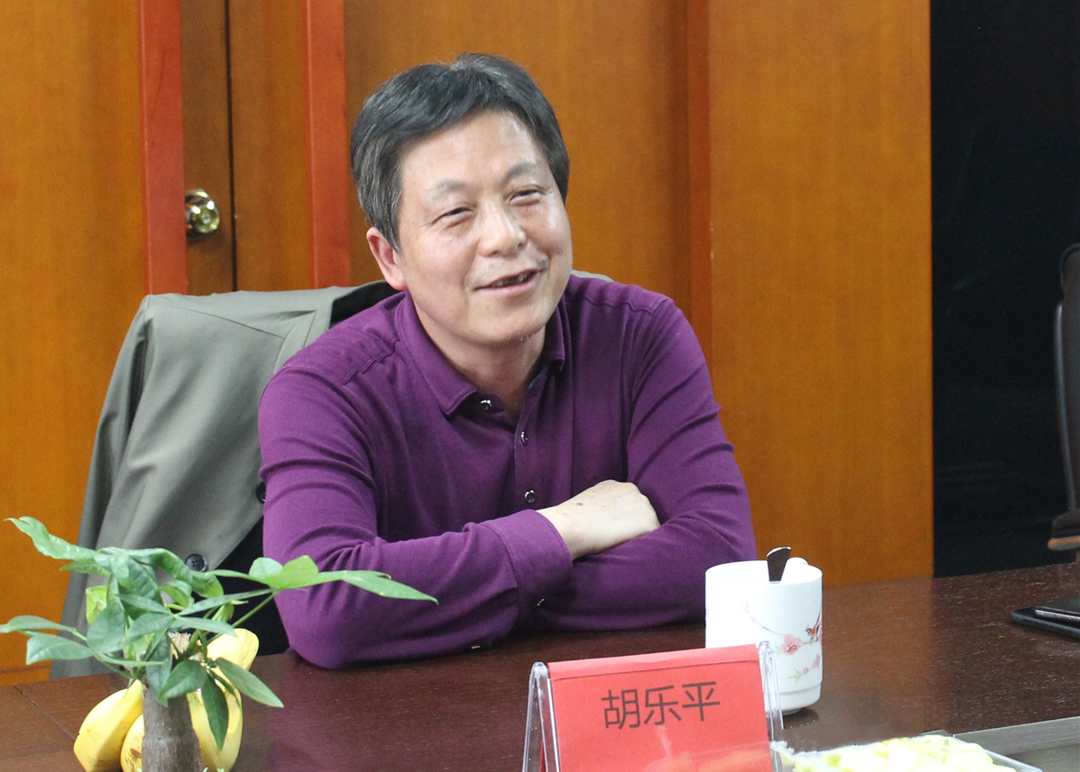 胡董.jpg 胡董.jpg