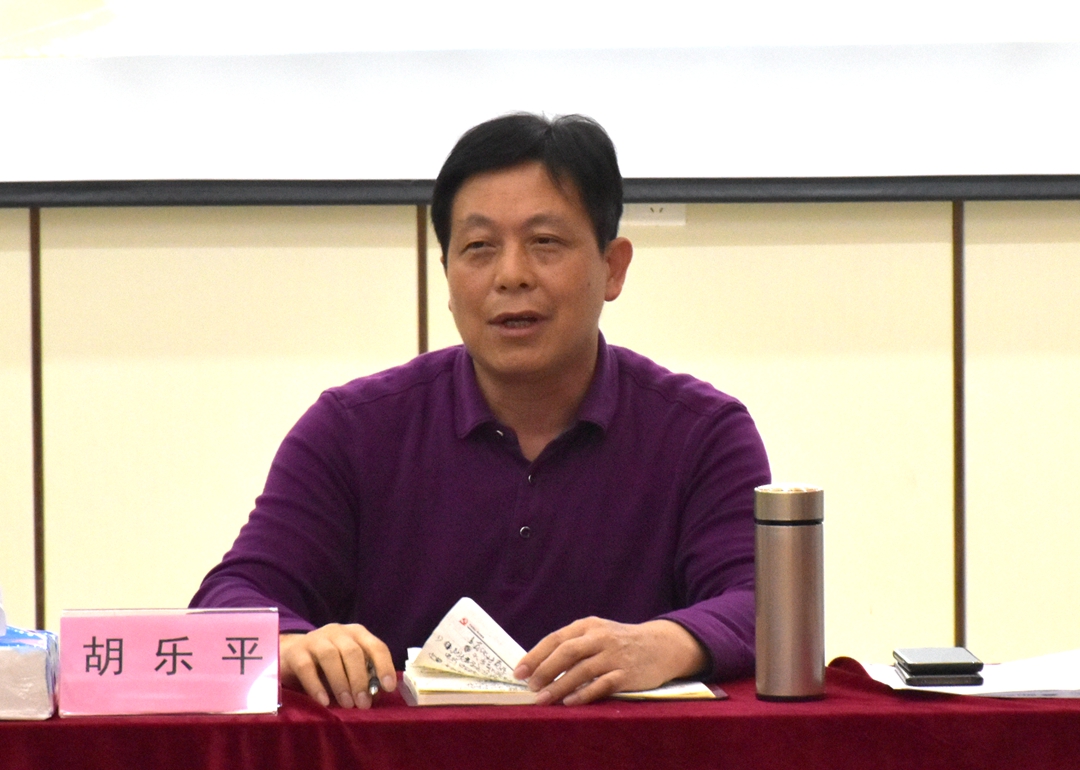 胡董.jpg 胡董.jpg