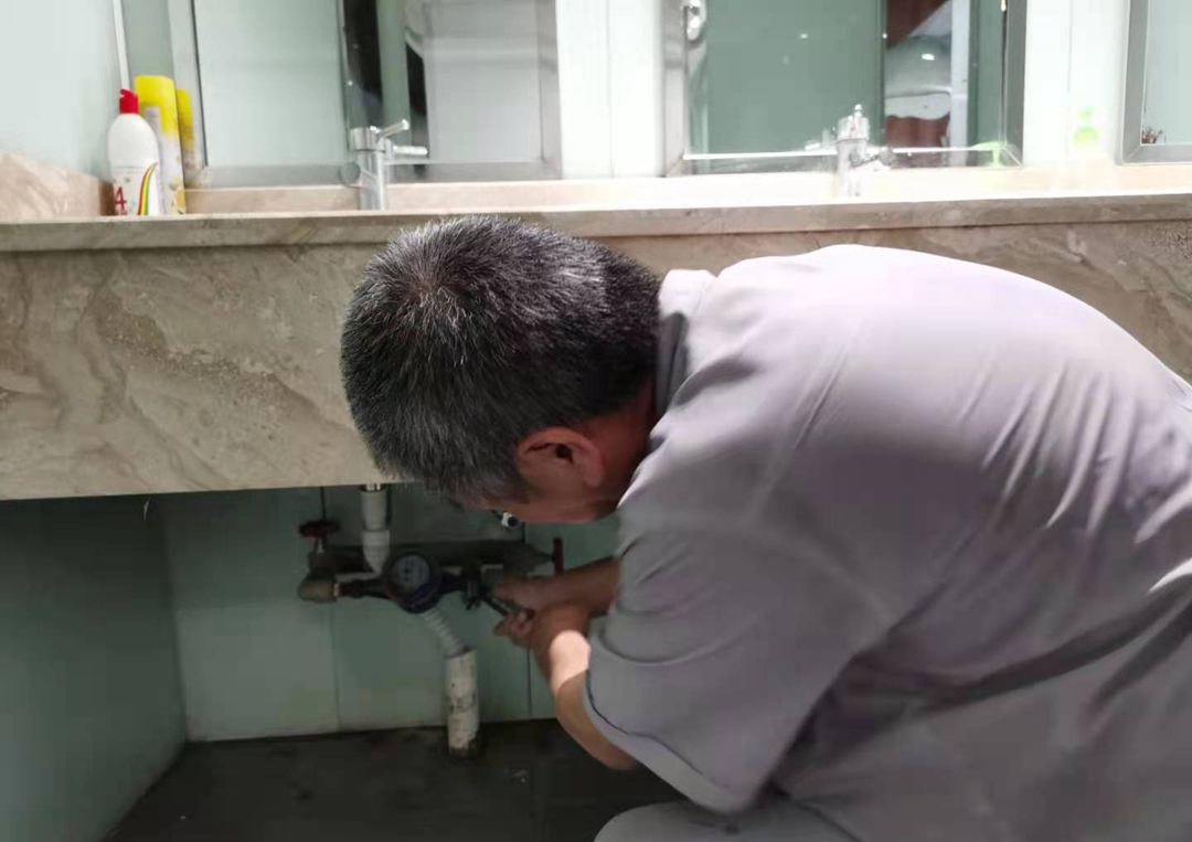 工程部2_副本.jpg 工程部2_副本.jpg