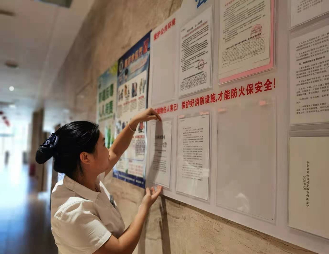 客服部3_副本.jpg 客服部3_副本.jpg